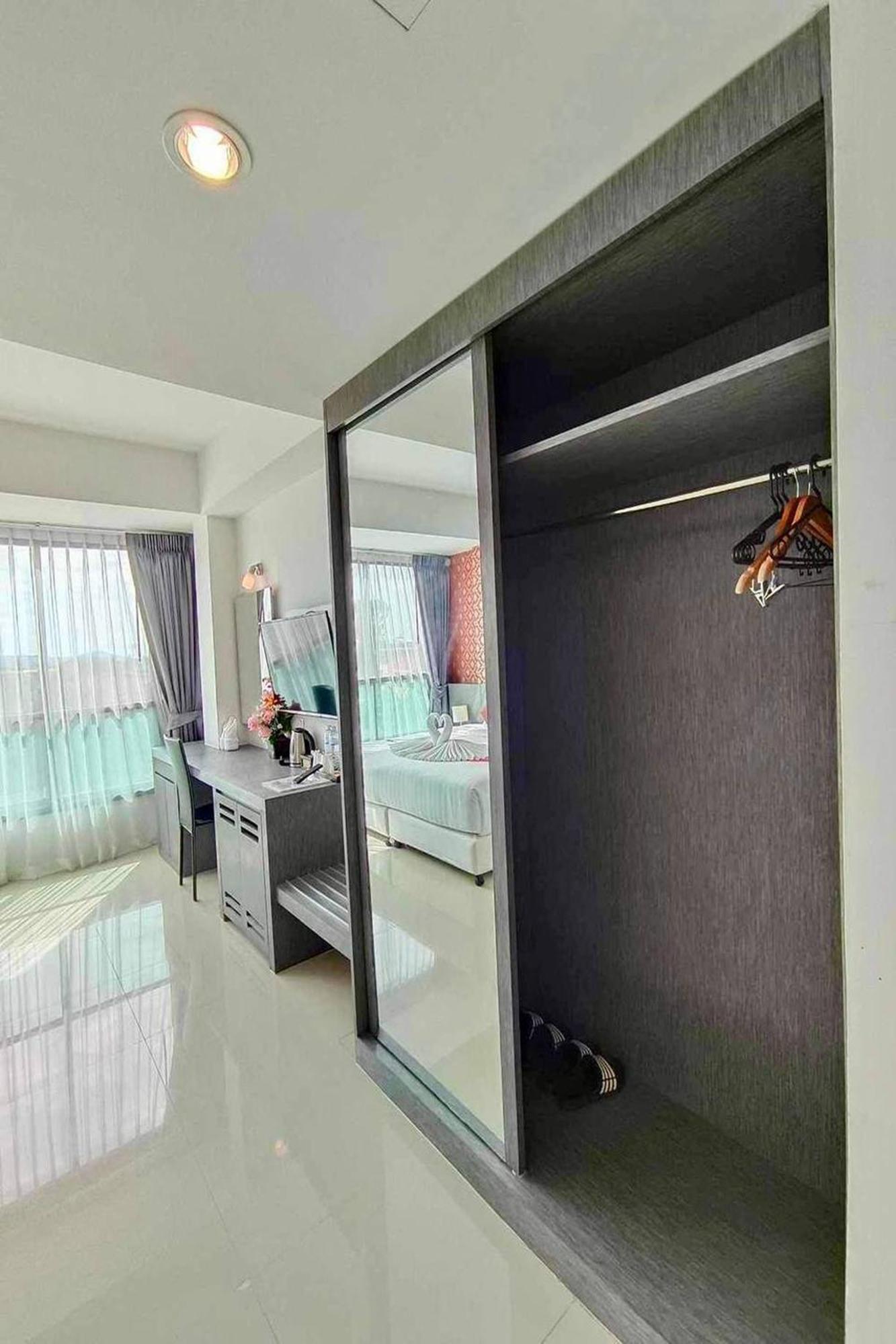 The Thames Pool Access Resort & Villa - Sha Extra Plus Чалонг Екстериор снимка