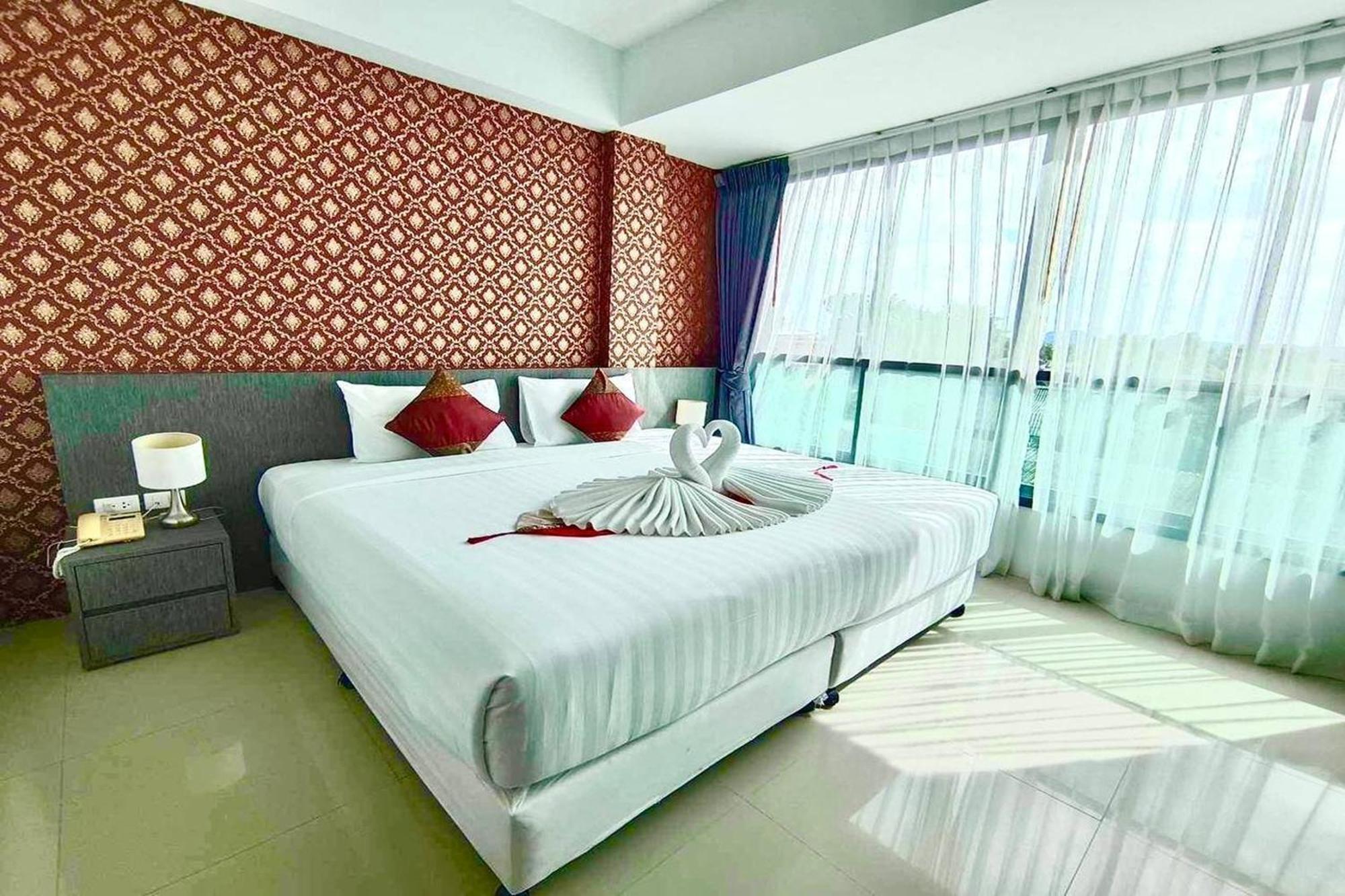 The Thames Pool Access Resort & Villa - Sha Extra Plus Чалонг Екстериор снимка